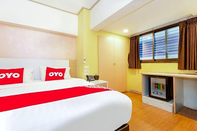 Oyo 298 El Majestic Hotel Bangkok Exterior photo